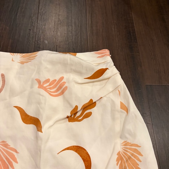 ASTR The Label Desert Print Ruched Mini Skirt Cream Size S - Picture 3 of 7